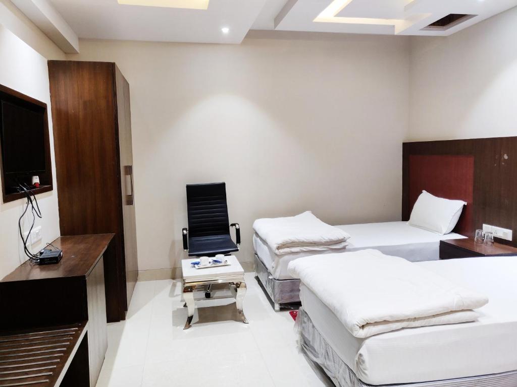 Bodhgaya Seven Inn Hotel n Restaurant - Deluxe Twin Room