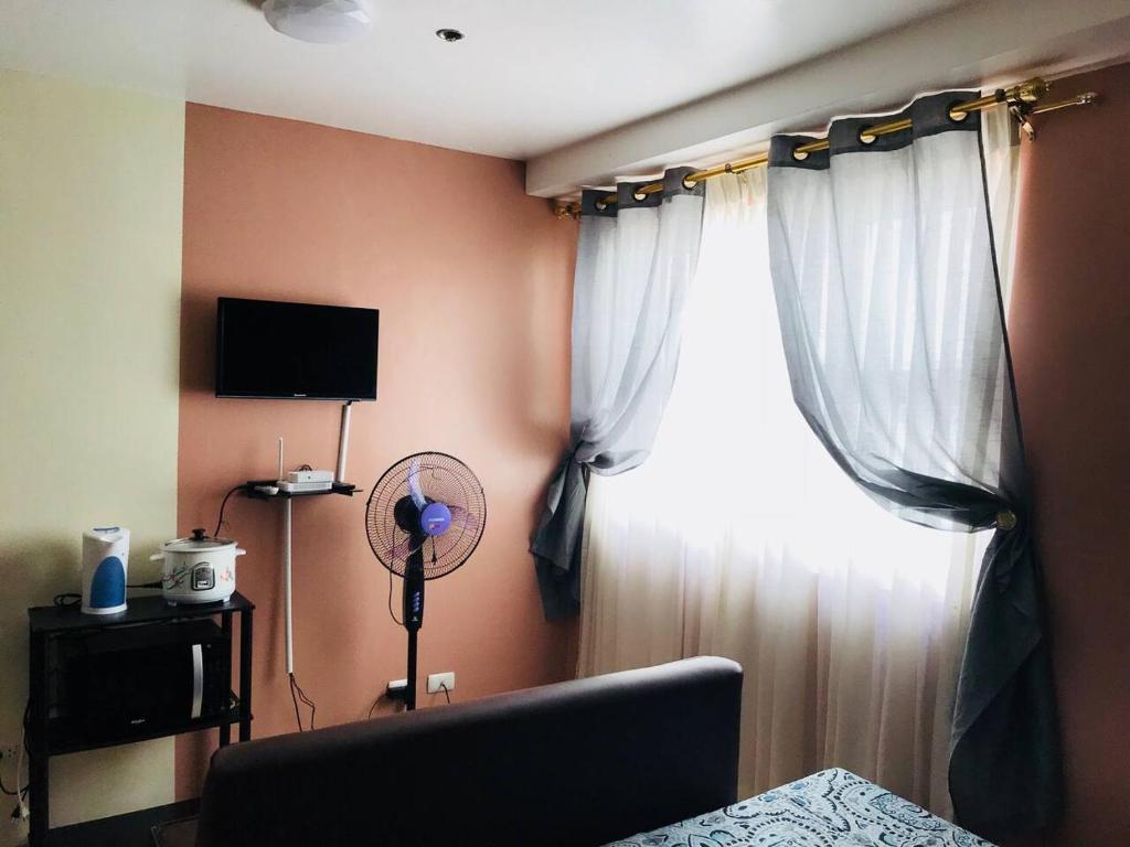 PHILGLO CONDOTELS DOT ACCREDITED Fully furnished studio type condo unit 7 - Hizvo