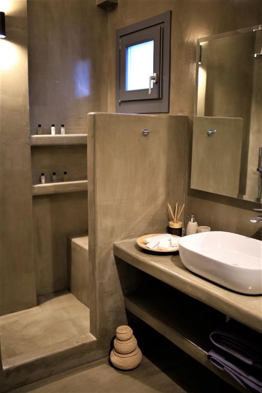 Koupelna v ubytování A Lux Villas Santorini