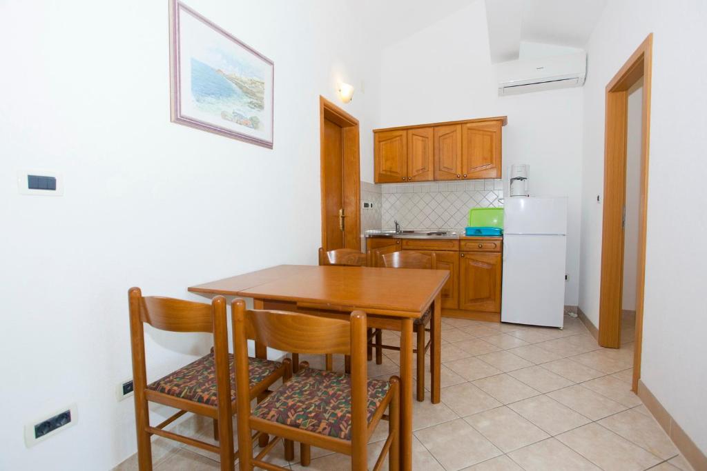 Apartments Marinko - Appartement Met één Slaapkamer