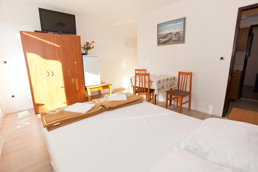 Apartments Marinko - Appartement Met Uitzicht Op Zee