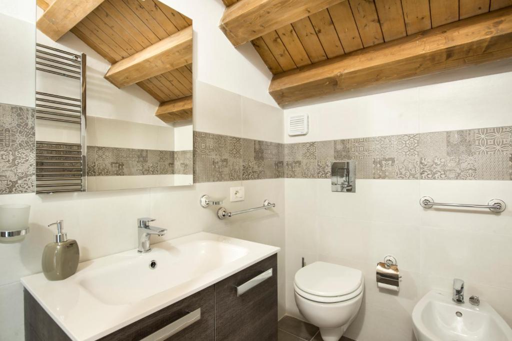 Conte Federico Apartments - 11