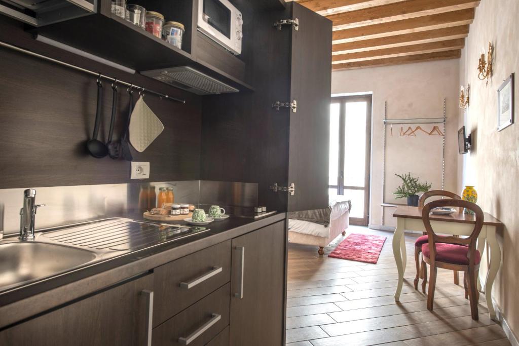 Conte Federico Apartments - Apartment With Balcony