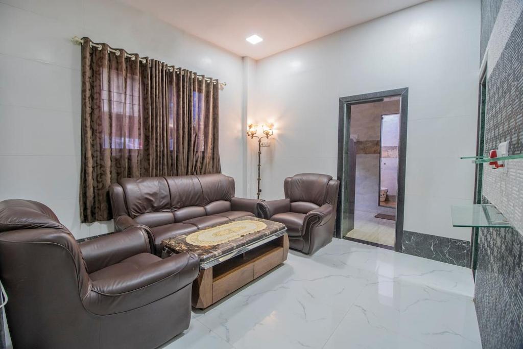 OSI Apartments Sahar Andheri East - Twee Slaapkamers Appartement