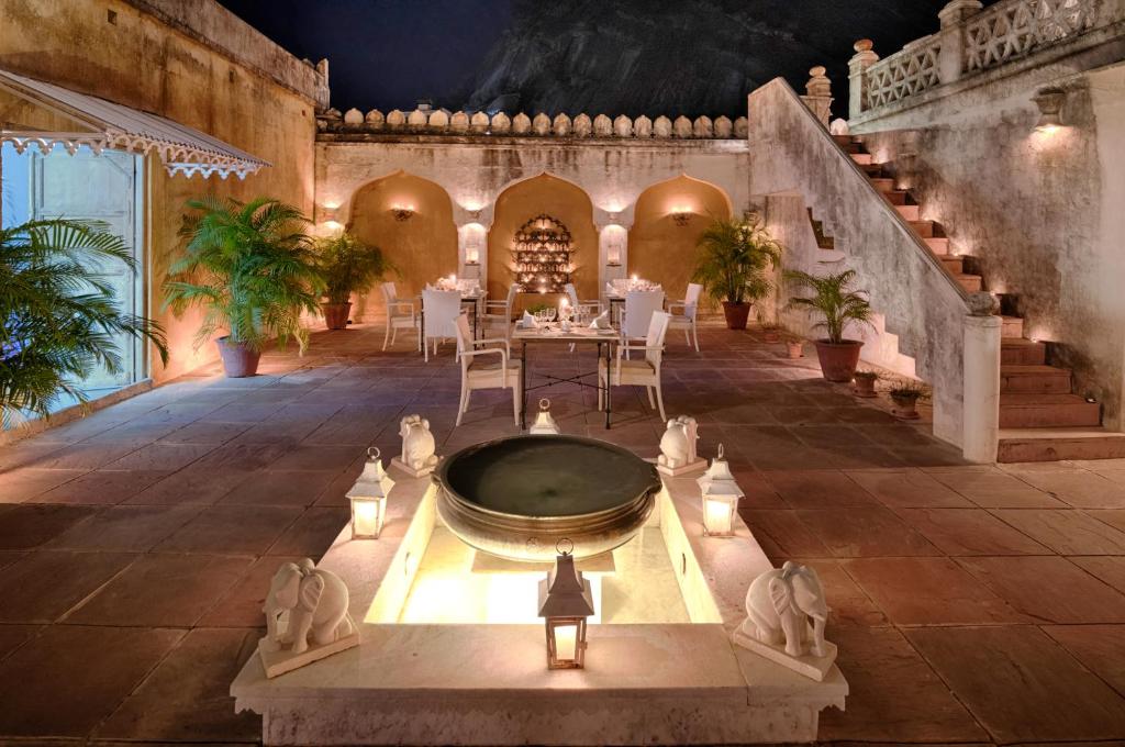 صورة لـ The Rawla Narlai - A Luxury Heritage Stay in Leopard Country في Nārlāi