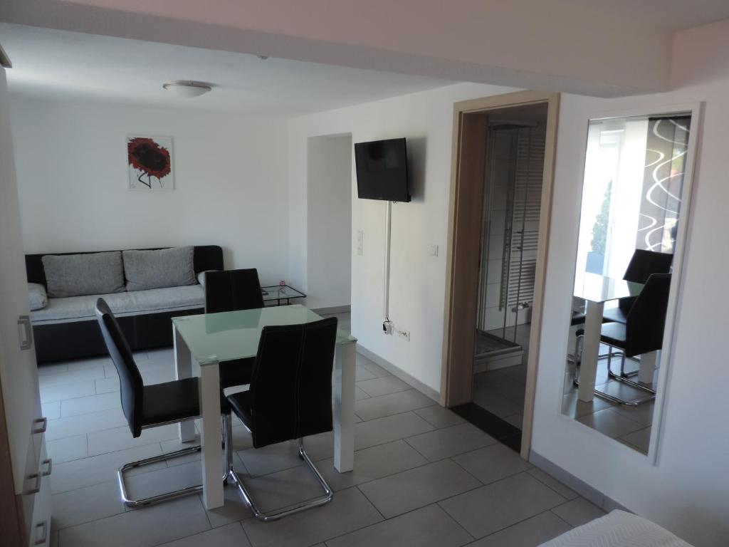 Pension am Kirchberg - Family Room With Terrace