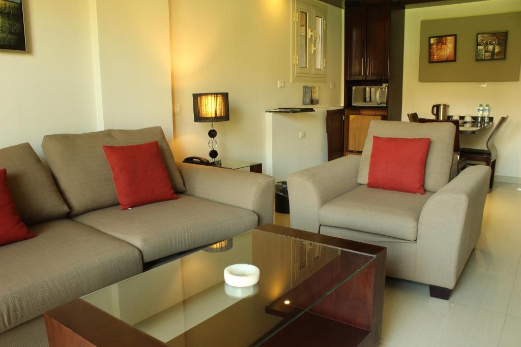Posezení v ubytování Panacea Suites Hotel