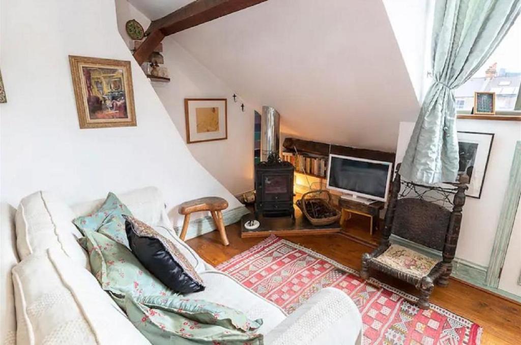 Vibrant 1 bed studio in North Kensington for 2-3