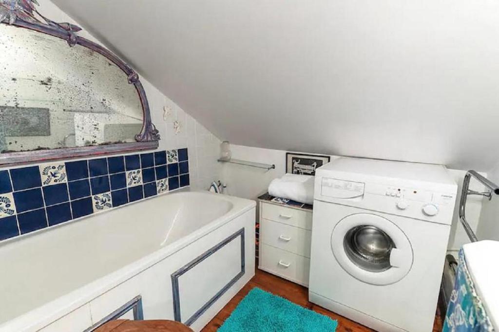 Vibrant 1 bed studio in North Kensington for 2-3