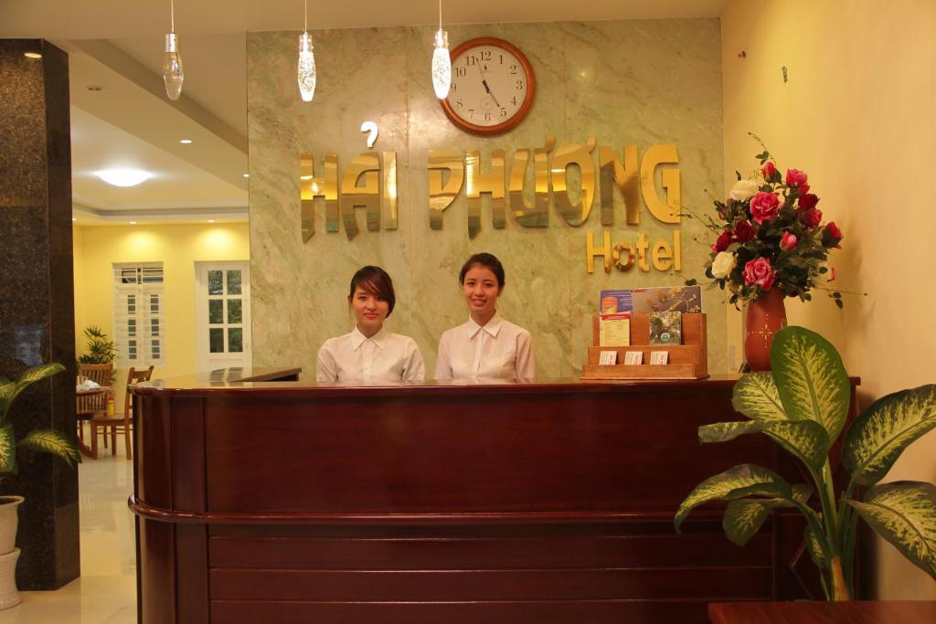 De lobby of receptie bij Hai Phuong Hotel