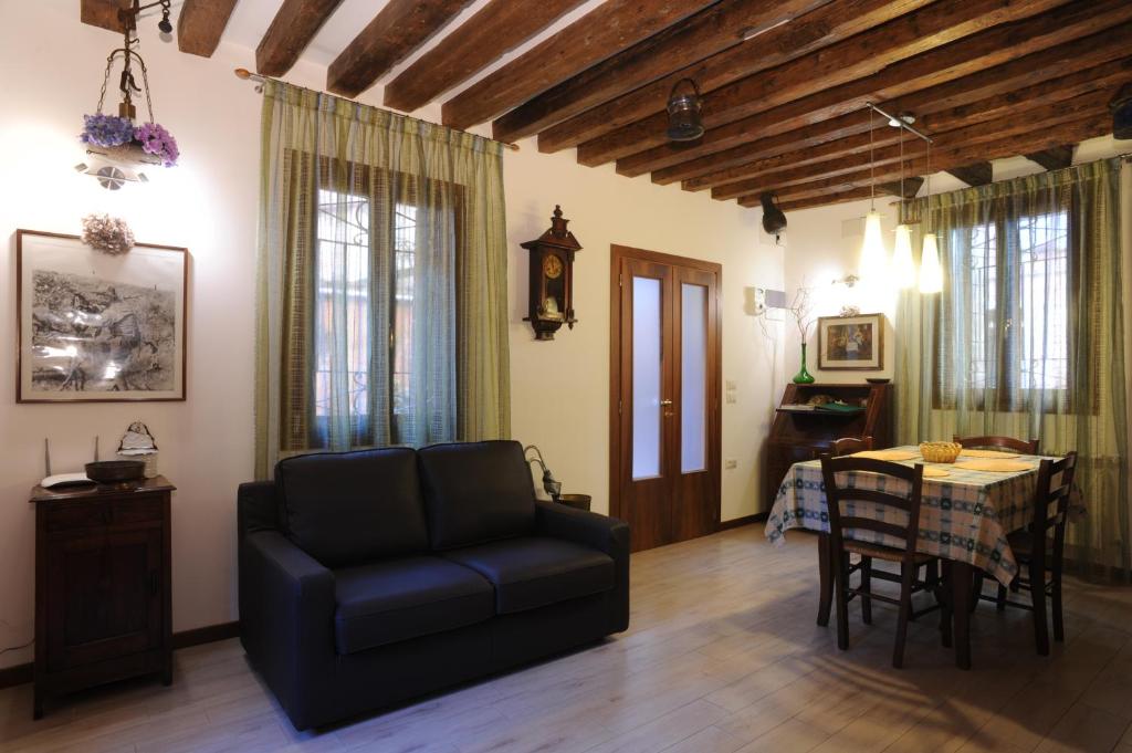 Posedenie v ubytovaní APPARTAMENTO PARADISO CA' GIULIA
