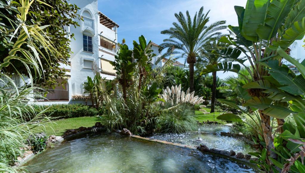 Zahrada ubytování Holidays & Homes I Benalmádena Playa, piscinas ,relax