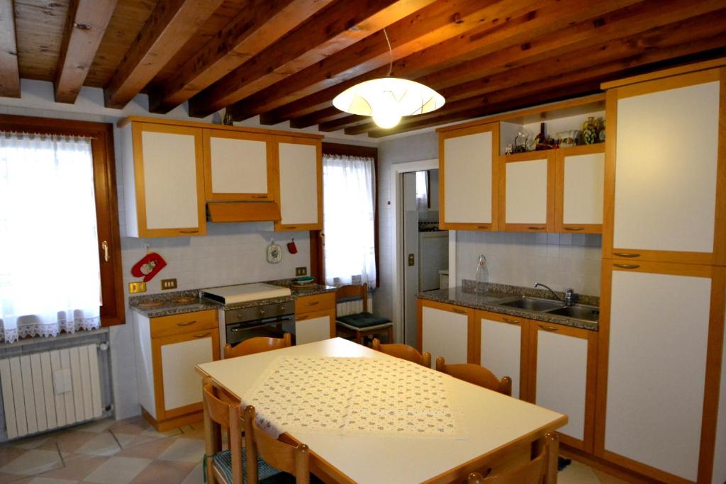 Kuchyňa alebo kuchynka v ubytovaní come a casa tua dietro piazza San Marco