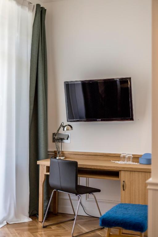 Evala luxury rooms with pool and garden - 18