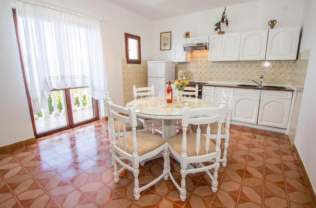 Fotografia z galérie ubytovania Apartments David - 20m from the beach with parking v Trogiri