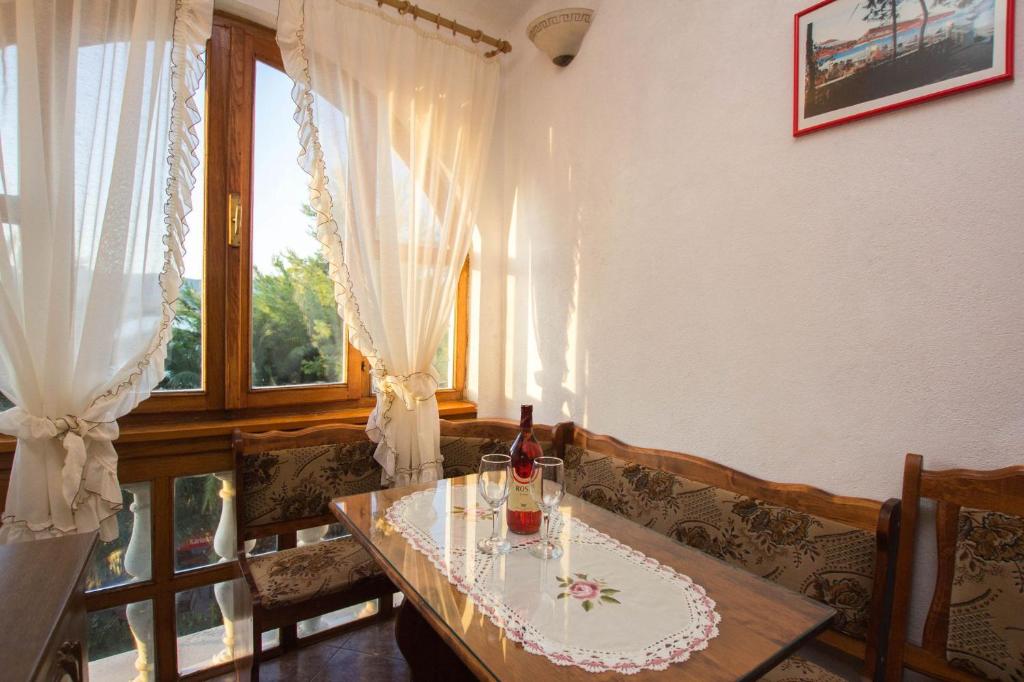 Fotografia z galérie ubytovania Apartments David - 20m from the beach with parking v Trogiri