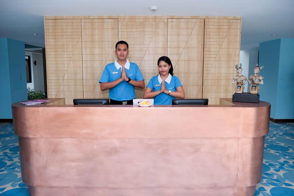 Členové personálu v ubytování Bloo Bali Hotel