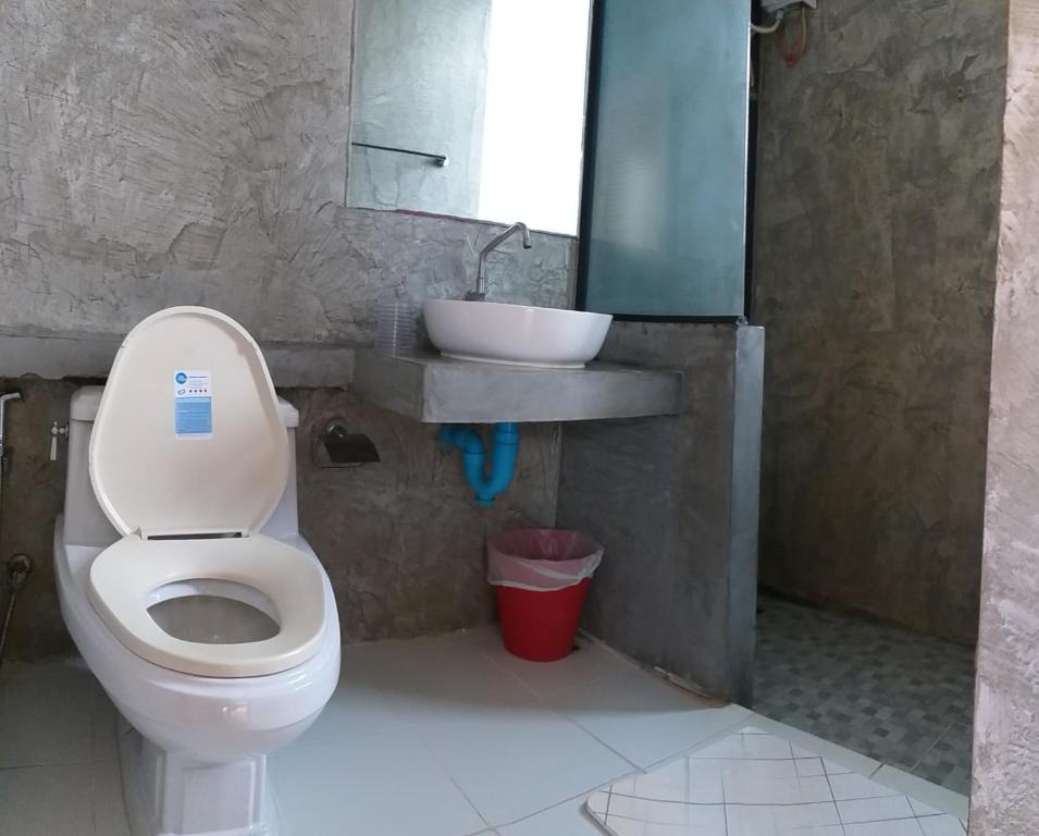 Koupelna v ubytování Us hostel samui