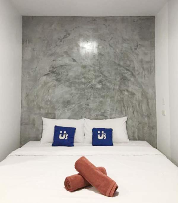Postel nebo postele na pokoji v ubytování Us hostel samui