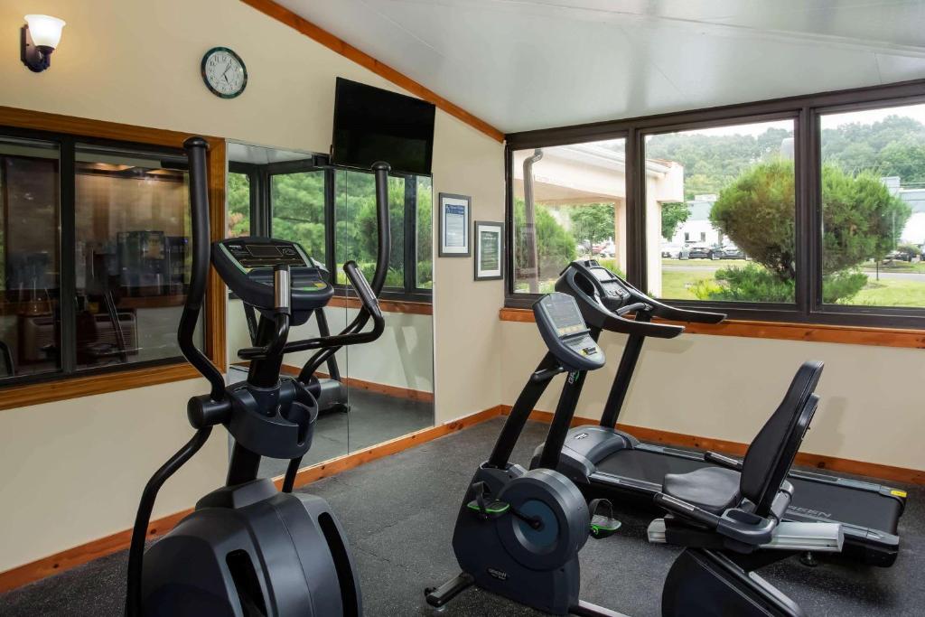 Fitness centrum a/nebo fitness zařízení v ubytování Days Inn by Wyndham Runnemede Philadelphia Area