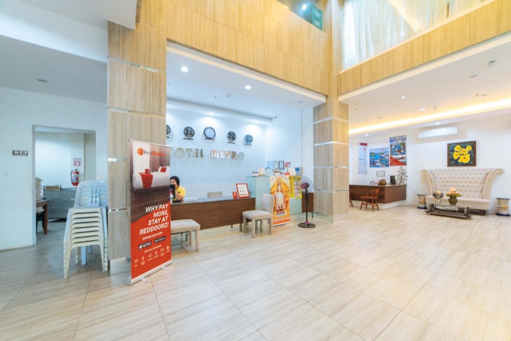 Posezení v ubytování RedDoorz Plus at Hotel Metro Kalibo