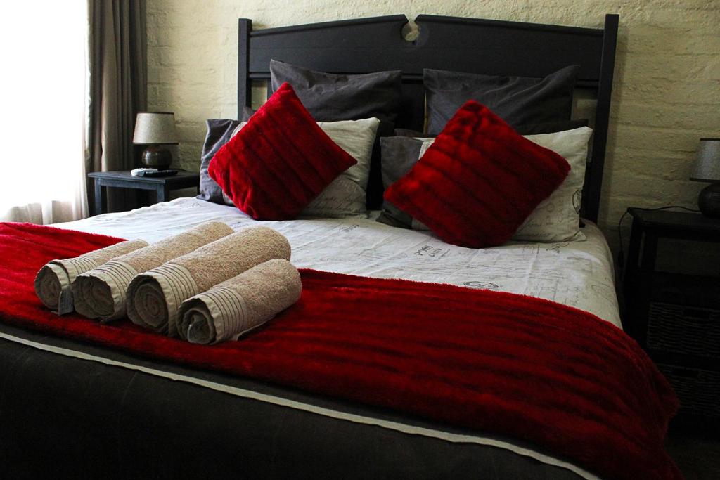 African Adventures Accommodation - Deluxe Double Or Twin Room With Garden View