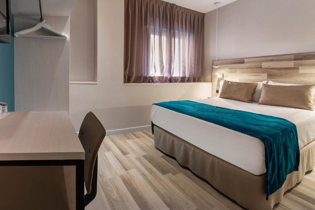 Catalonia Santa Justa - 1