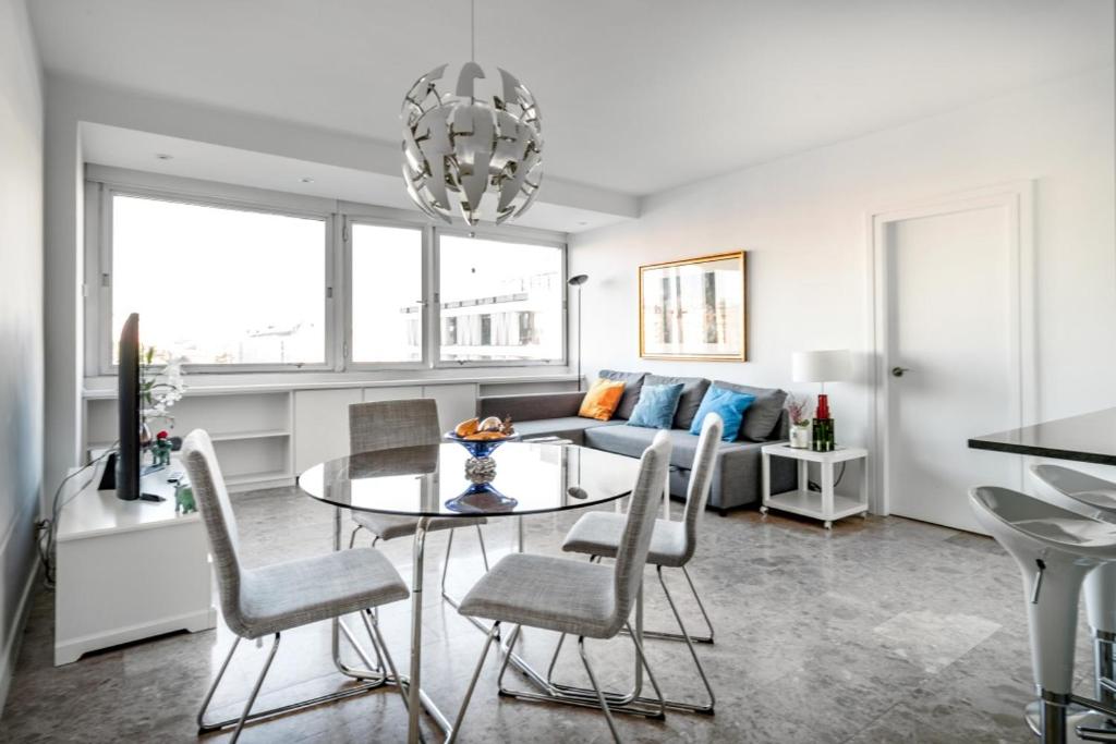 Urbantec Realty - Plaza de Colón - Housity