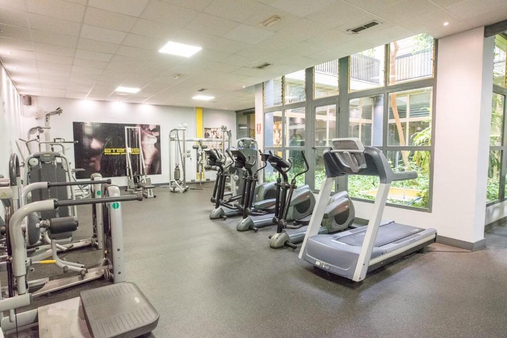 Posilňovňa alebo fitness centrum v ubytovaní BENALBEACH PLAYA SUITE