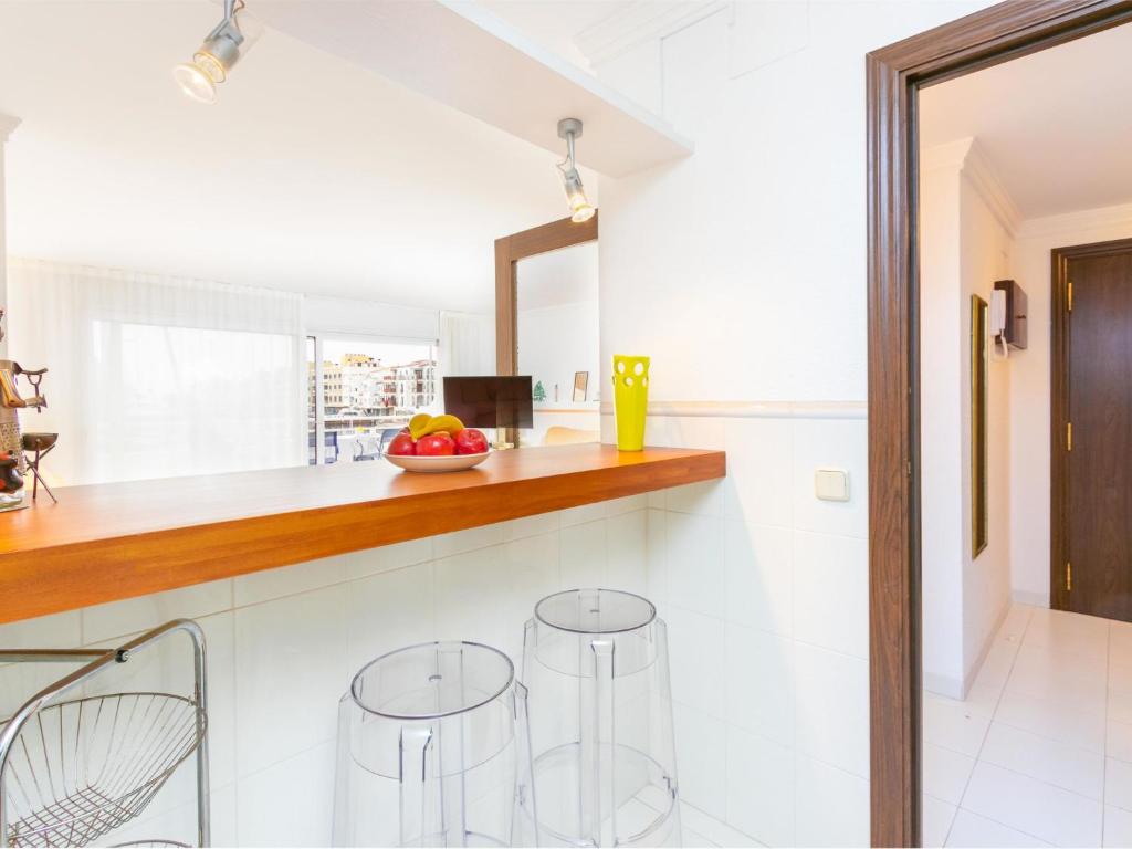 Kuchyňa alebo kuchynka v ubytovaní Apartment Port Rhodes by Interhome