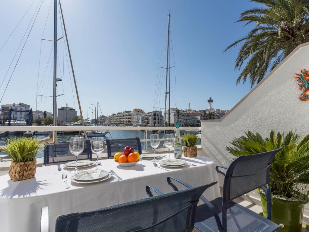 Fotografia z galérie ubytovania Apartment Port Rhodes by Interhome v destinácii Empuriabrava