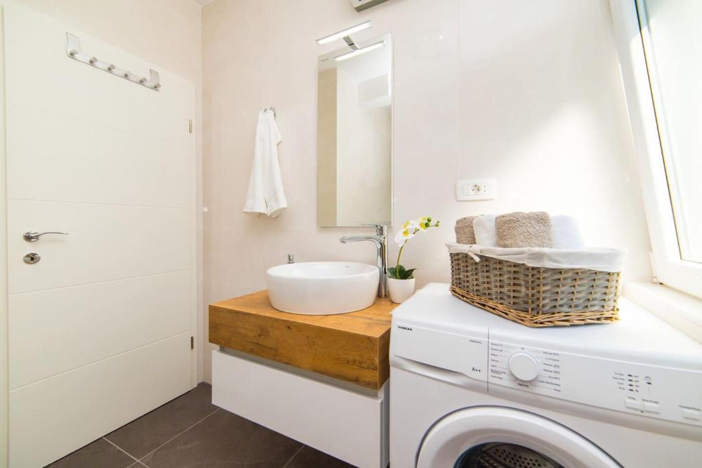 Koupelna v ubytování Apartment Karlo - Grad Ploče, Croatia
