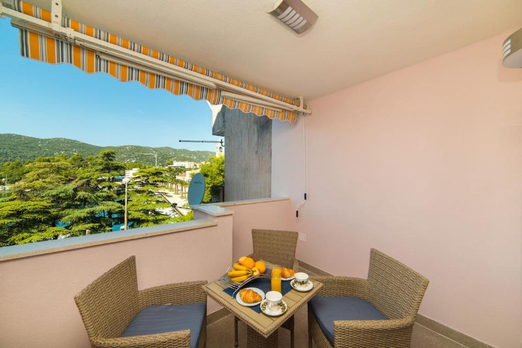 Nespecifikovaný výhled na hory nebo výhled na hory při pohledu z apartmánu