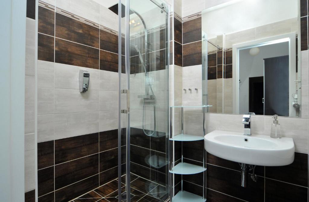 Old Town Square Apartments - Resim 37