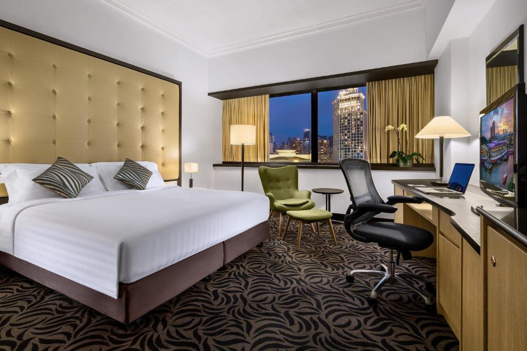 Furama RiverFront - Deluxe King Or Twin Room