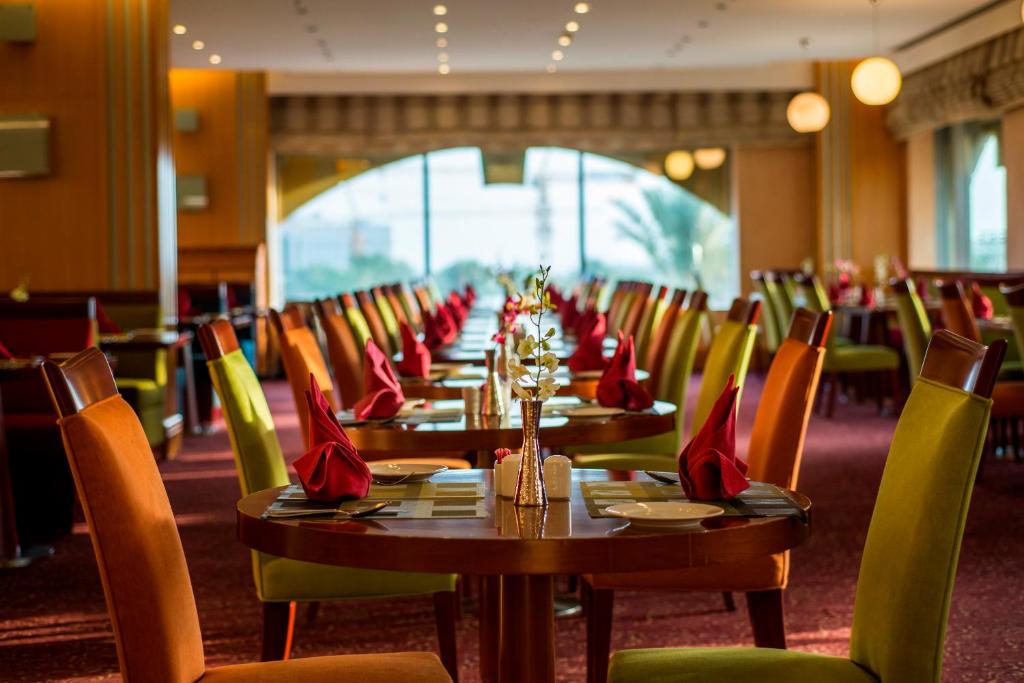 Restaurace v ubytování City Seasons Hotel & Suites Muscat