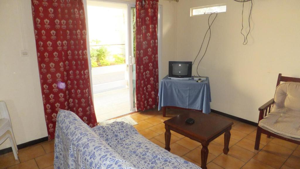 TV a/nebo společenská místnost v ubytování Dookee House