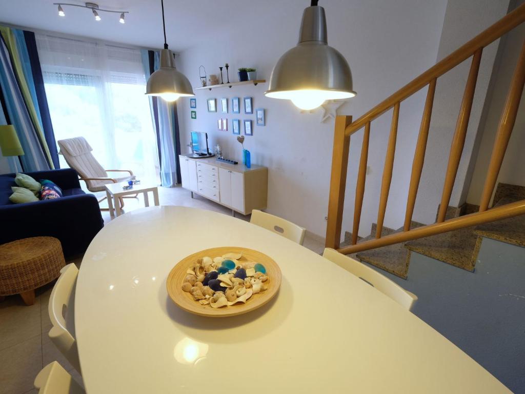 Posedenie v ubytovaní Apartment Residencial Mar by Interhome