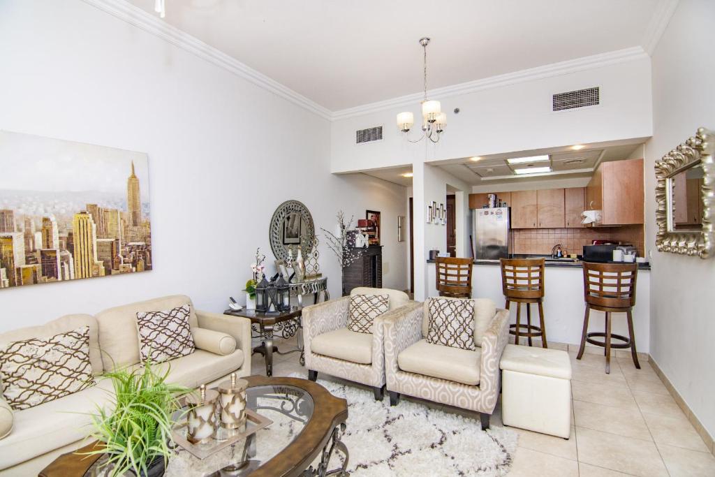 One Bedroom Apartment in Venetian Tower, Dubai Sports City by Deluxe Holiday Homes, UAE - Booking.com