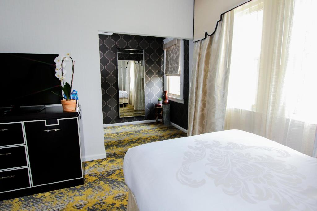 The Churchill Hotel Near Embassy Row - Junior Suite