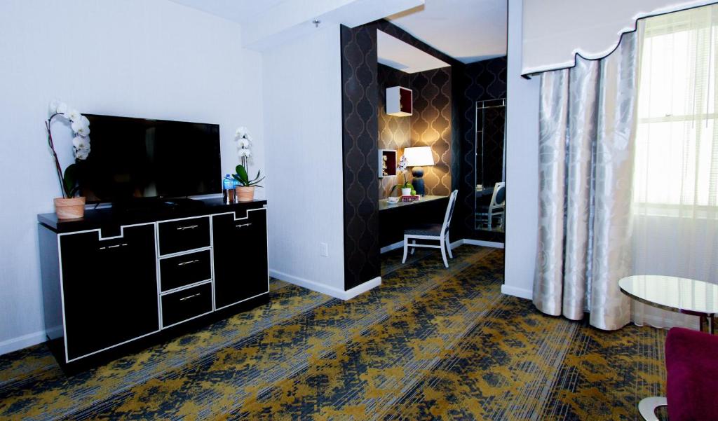 The Churchill Hotel Near Embassy Row - Junior Suite Double Accessible