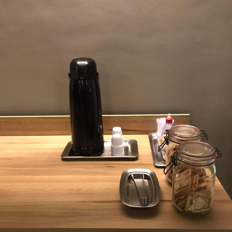 Příslušenství pro přípravu čaje a kávy v ubytování Princetel Palace Hotel