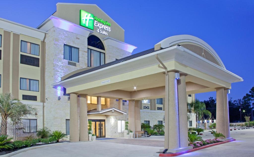 a hotel building with a gazebo in front of it at Holiday Inn Express Hotel & Suites Beaumont Northwest, an IHG Hotel in Beaumont