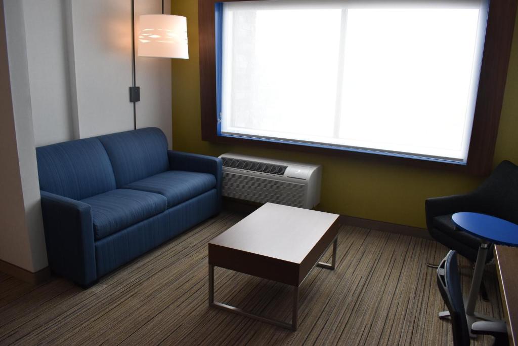 Holiday Inn Express & Suites - Boston South - Randolph, an IHG Hotel - Suite Con Camas Gemelas Y Ducha De Trans
