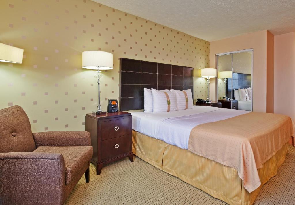 Holiday Inn Bloomington-University Area, an IHG Hotel - 