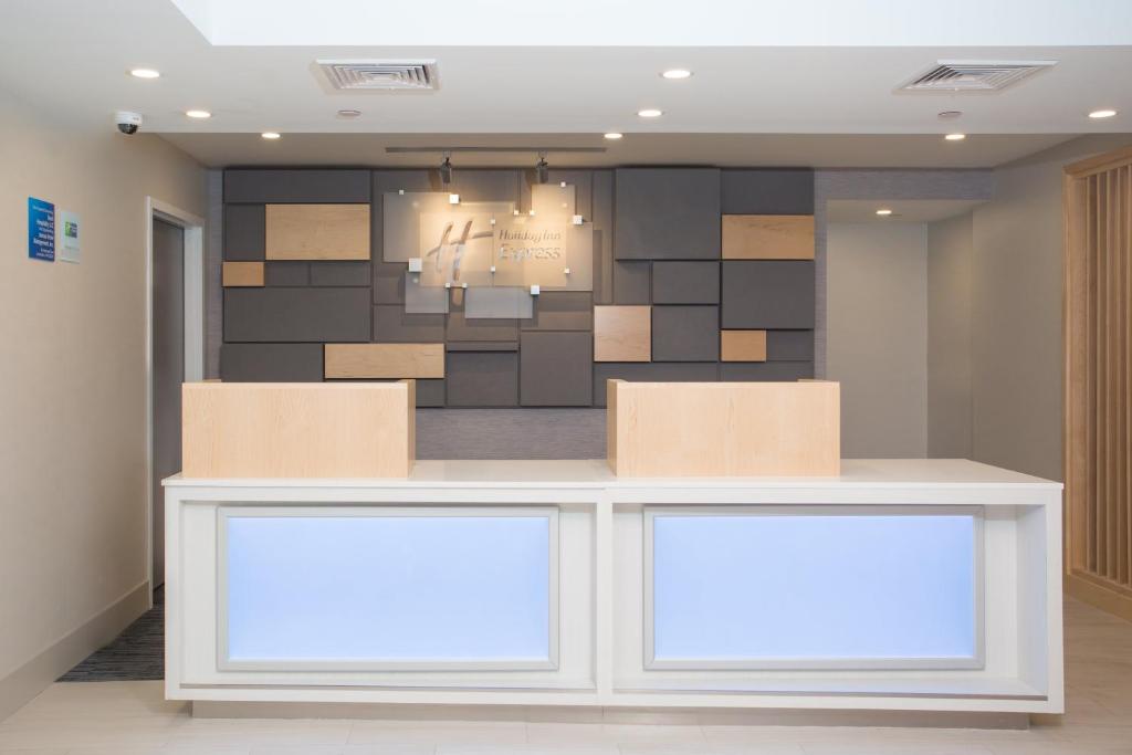 Holiday Inn Express Chelmsford by IHG photo