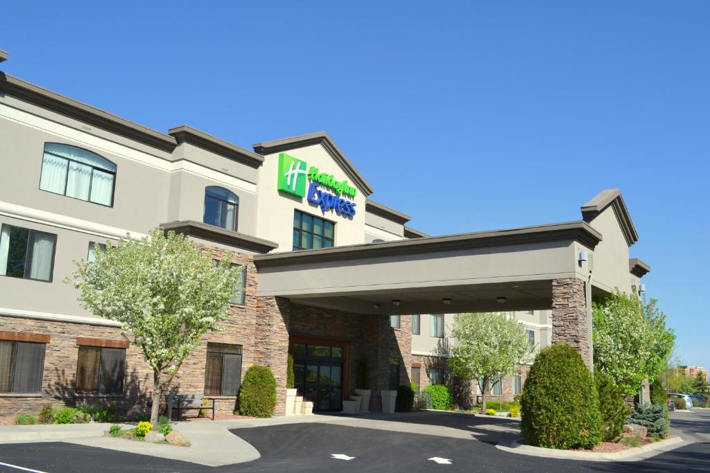 a rendering of the front of a hotel at Holiday Inn Express & Suites Bozeman West, an IHG Hotel in Bozeman