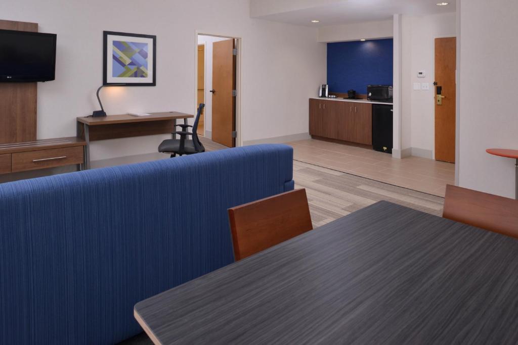 Holiday Inn Express Olean, an IHG Hotel - Suite - Hoorzitting Toegankelijk - Niet -roken