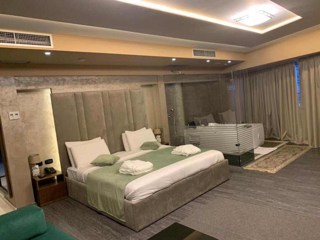 Albanopolis Hotel - Image 5