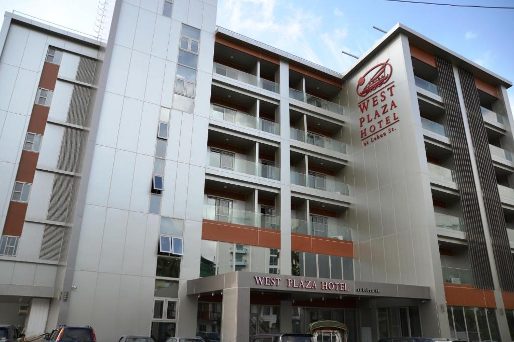 a view of the west plaza hotel at West Plaza Hotel at Lebuu Street in Koror